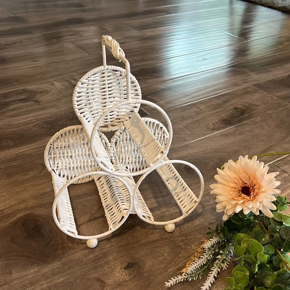 FARMHOUSE White wicker wine bottle holder - Picture 4 of 7
